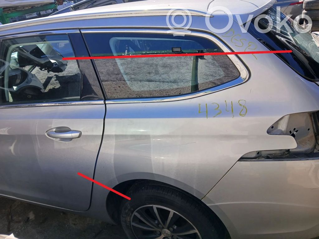 Panel lateral trasero