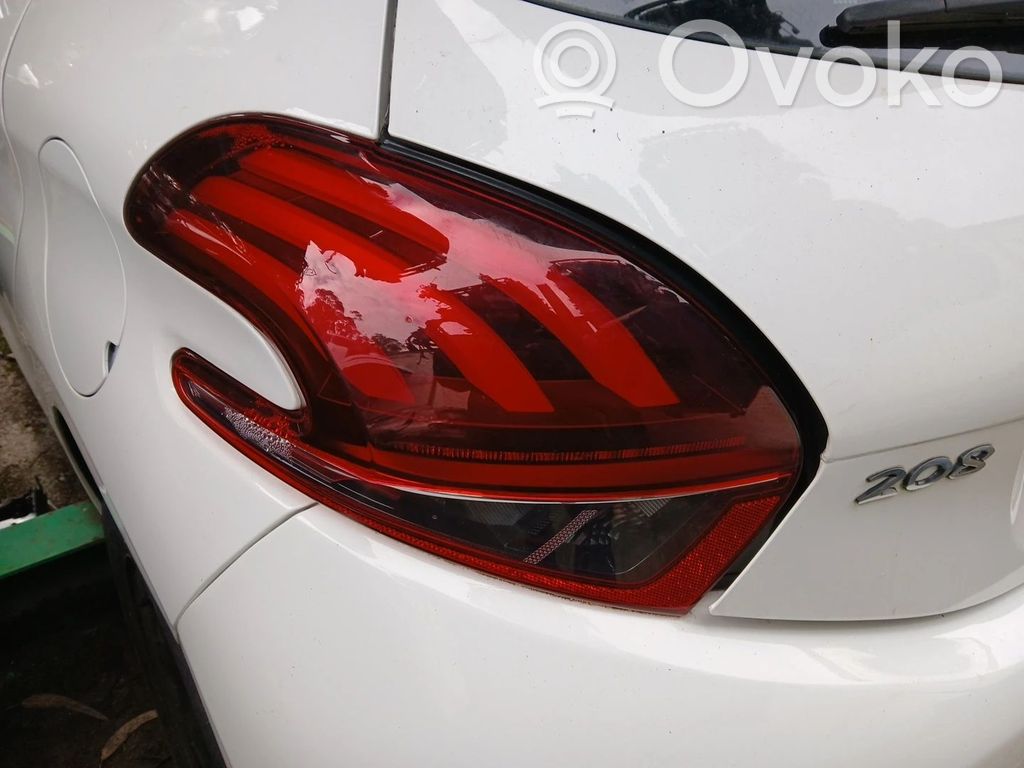 Peugeot 208 I Luci posteriori del portellone del bagagliaio 