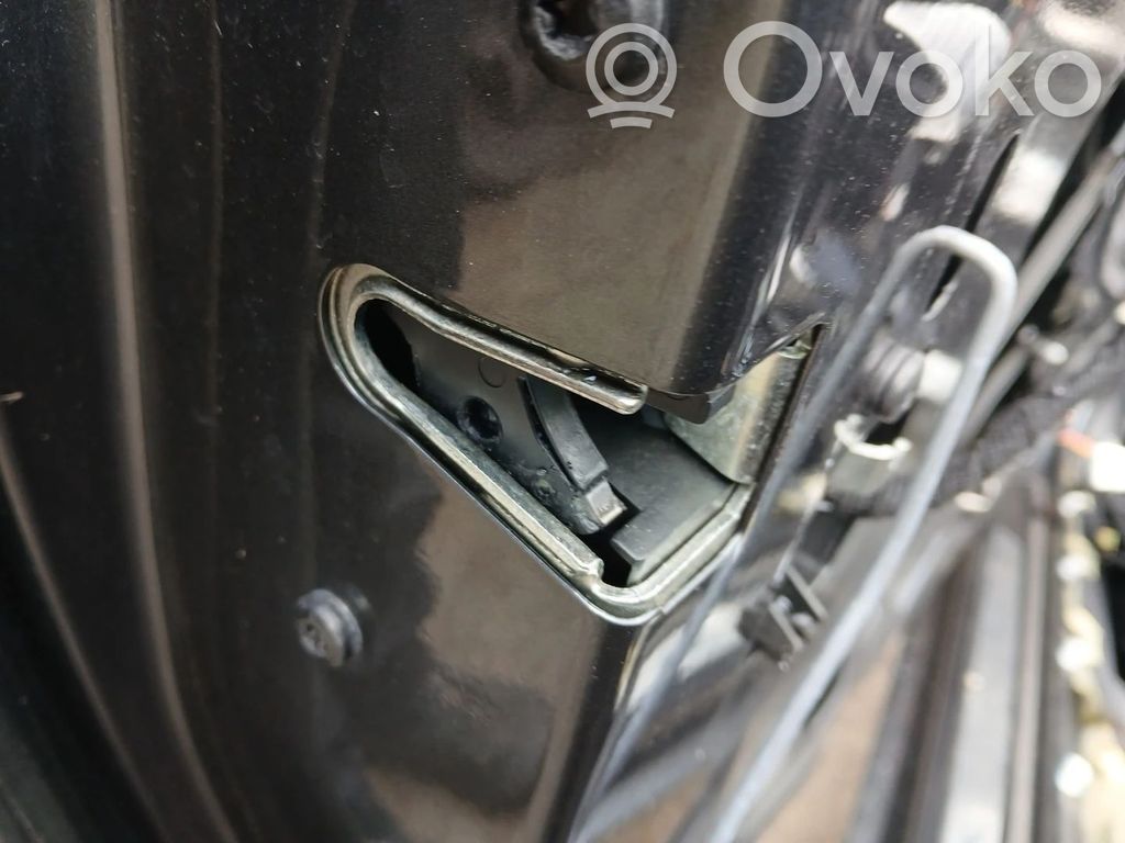 BMW 2 F22 F23 Etuoven lukko 