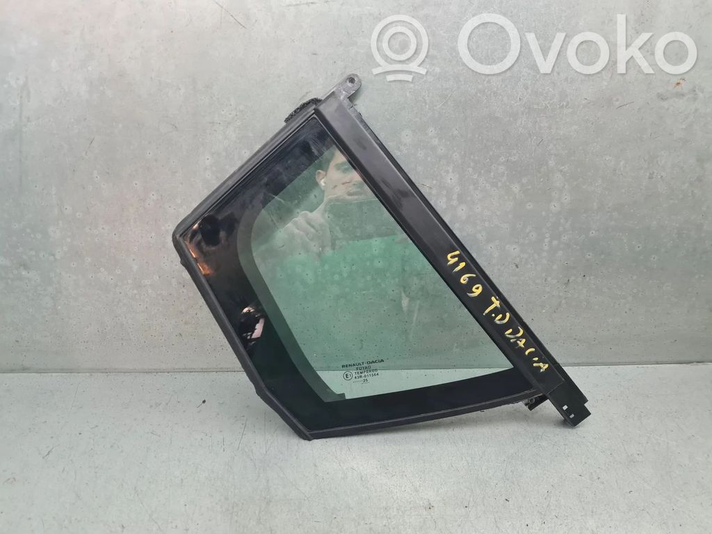 Dacia Sandero Rear side window 