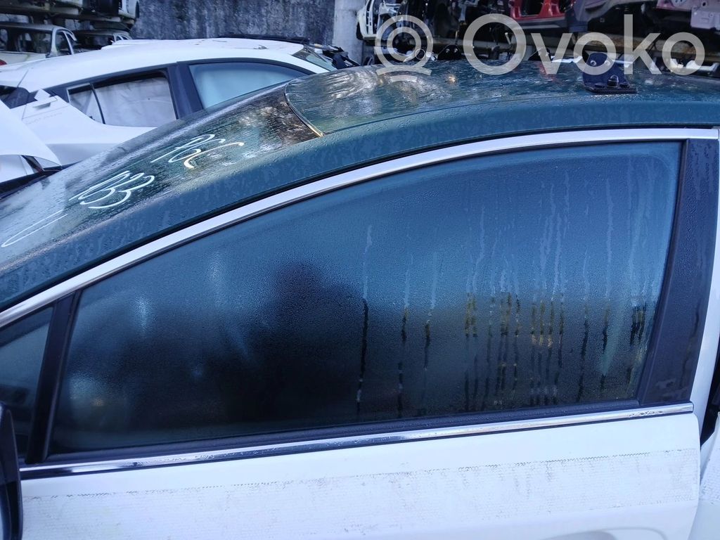 Toyota Avensis T270 Luna de la puerta delantera cuatro puertas