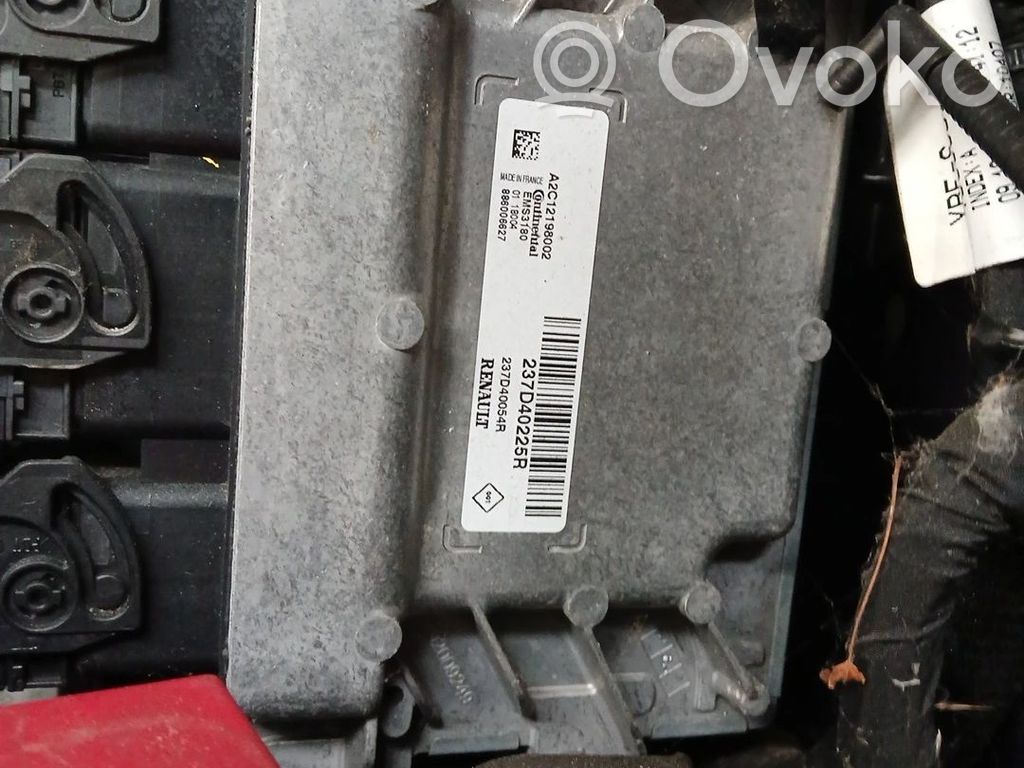 Moottorin ohjainlaite/moduuli   237D40225R