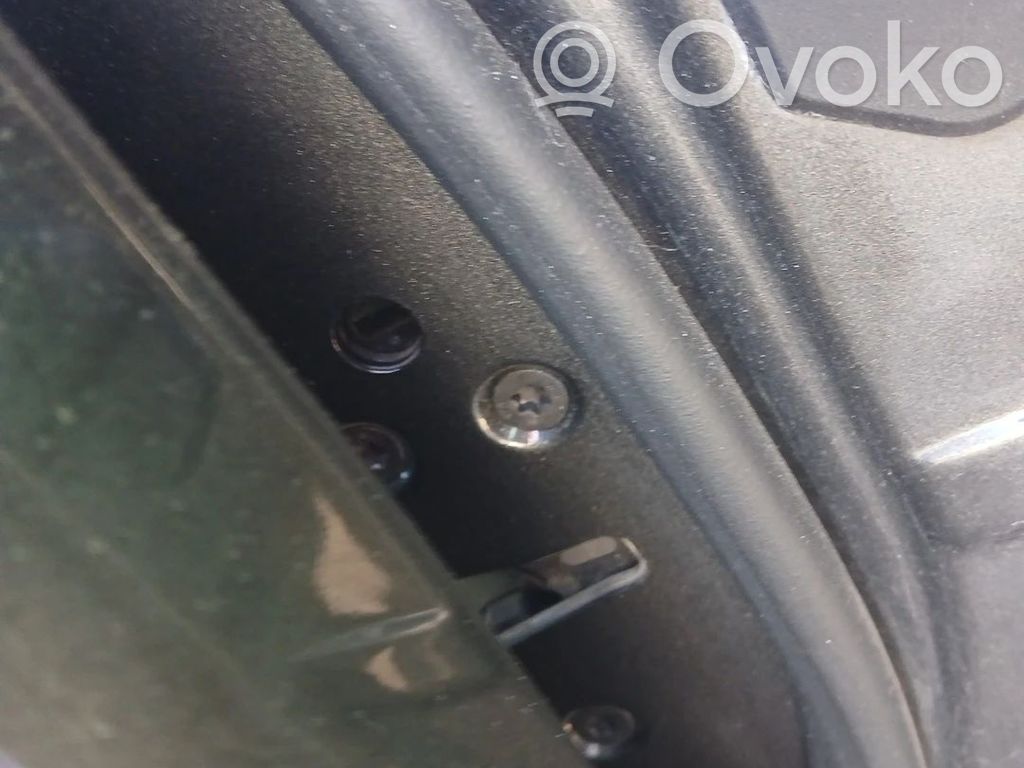 Ford Focus Priekšpusē slēdzene 