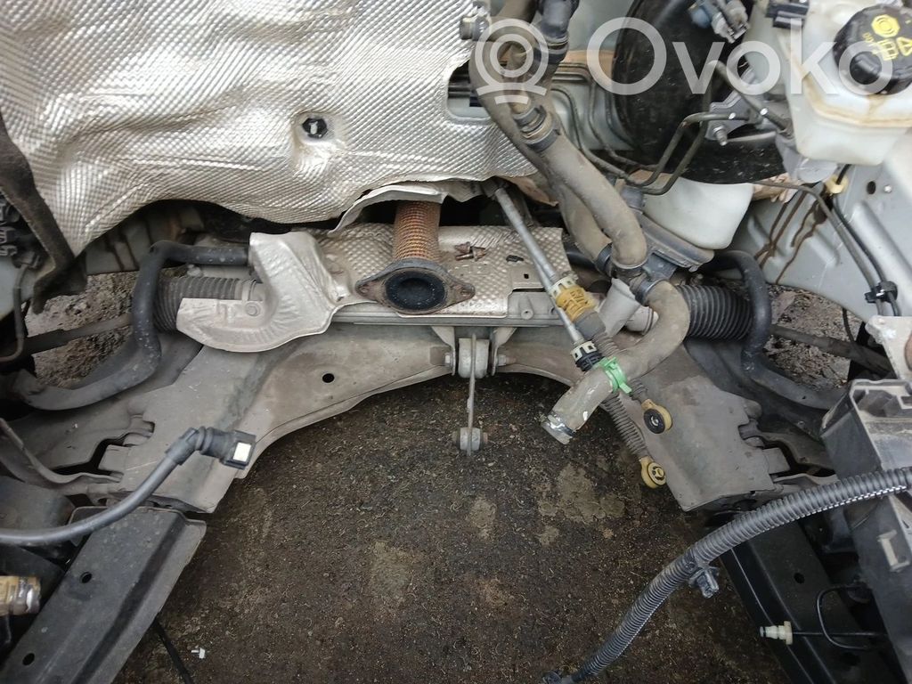 Priekinis traversas   544011380R,544011774R,544013692R,544017239R,544017281R,544017519R,544017758R