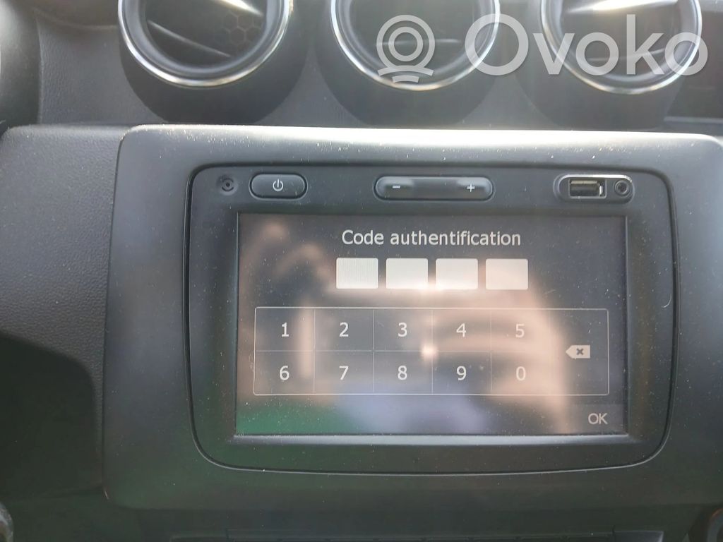 Dacia Duster II Unidad delantera de radio/CD/DVD/GPS 