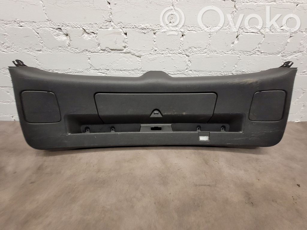 Audi Q7 4L Poszycie / Tapicerka tylnej klapy bagażnika 