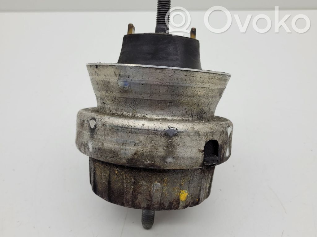 Audi A6 S6 C6 4F Engine mount bracket 