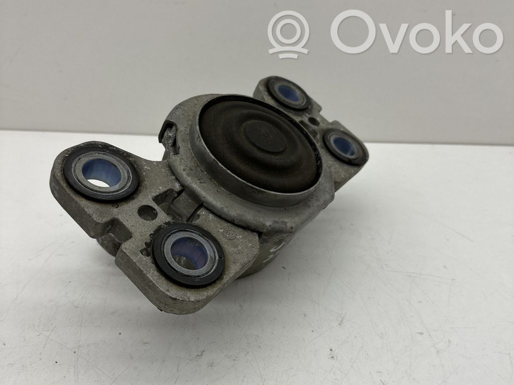 Volvo XC60 Engine mount bracket 