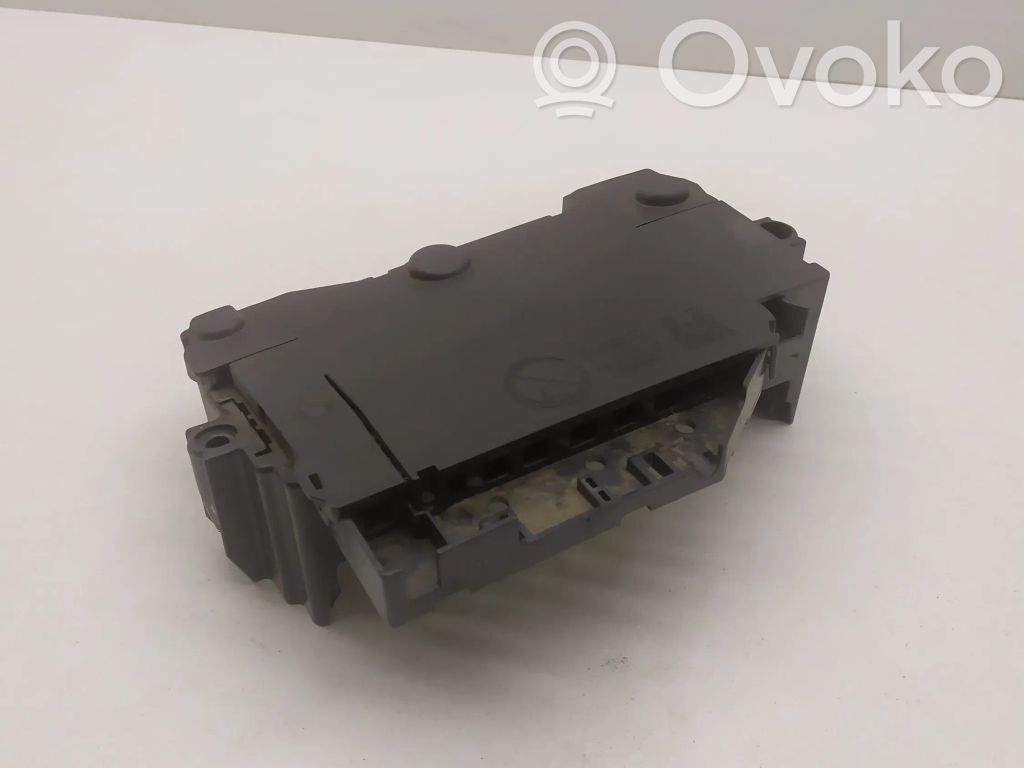 Volvo V40 Fuse module 