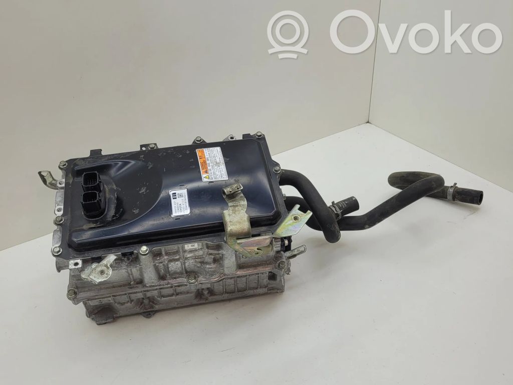 Toyota C-HR I Voltage converter inverter 