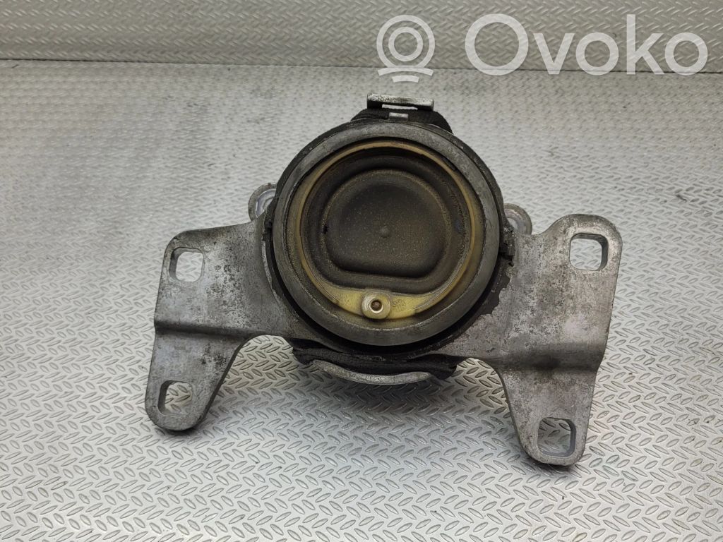 Volvo V40 Cross country Engine mount bracket 