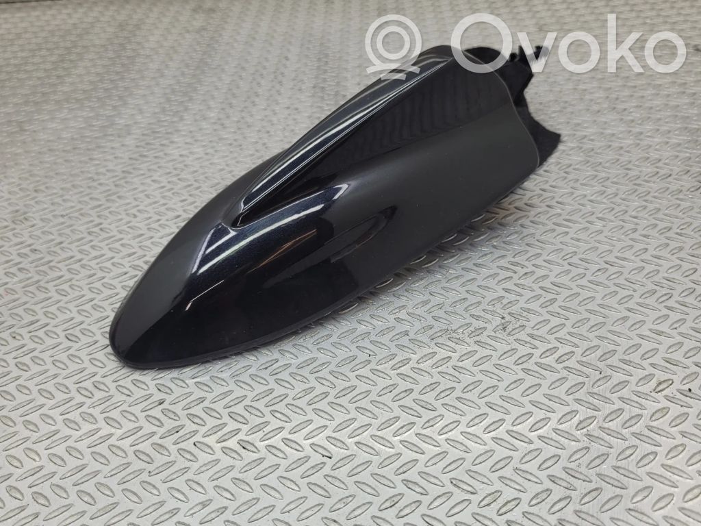 Volvo V40 Cross country GPS-pystyantenni 
