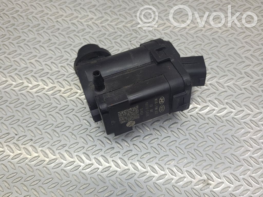 Hyundai Kona I Windscreen/windshield washer pump 