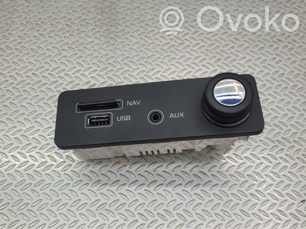 Jaguar XE USB socket connector 