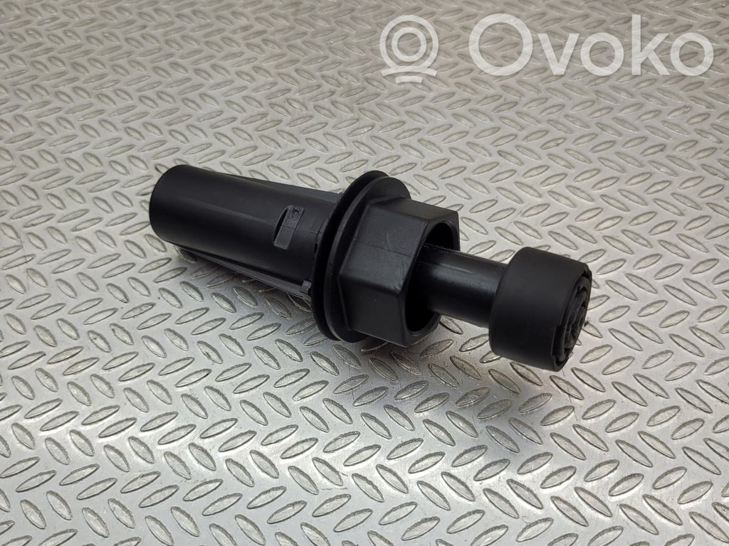 Opel Mokka B Tailgate/trunk/boot lid buffer 