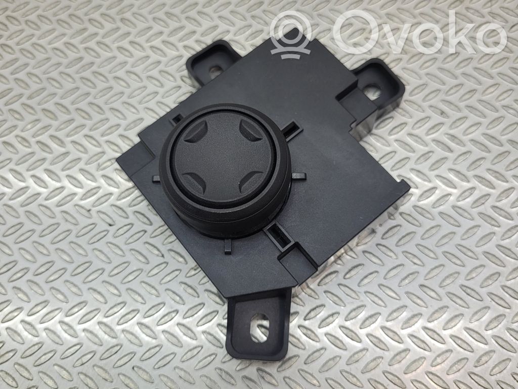 Volvo XC40 Seat adjustment handle 