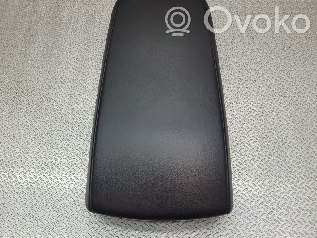 Volvo XC40 Reposabrazos 