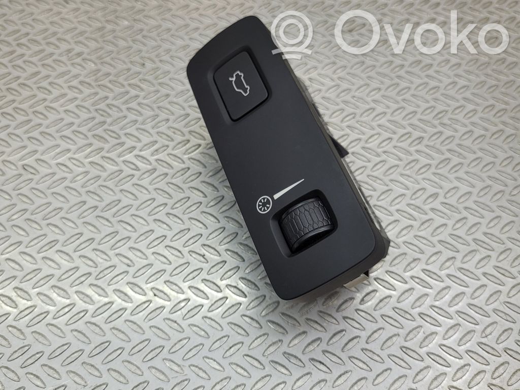Volvo S90, V90 Tailgate opening switch 