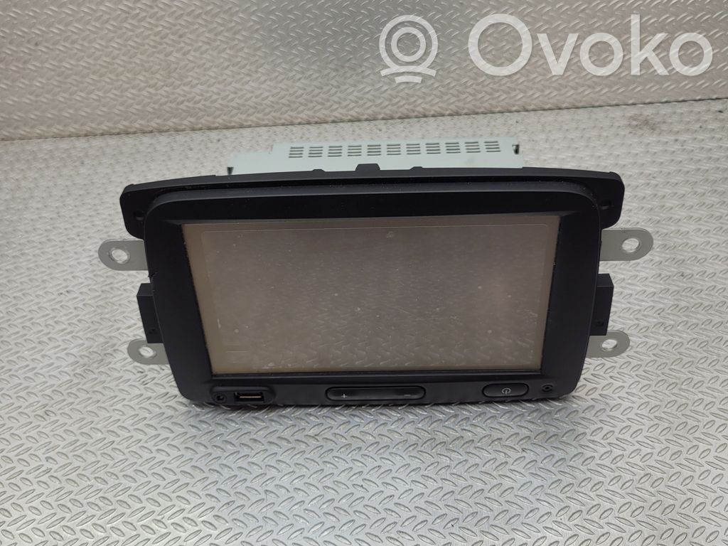 Dacia Duster Panel / Radioodtwarzacz CD/DVD/GPS 