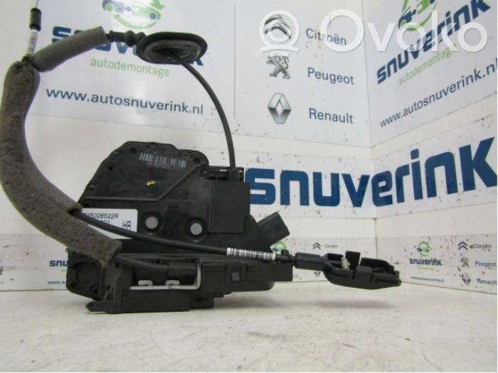 Renault Zoe Takaoven lukko 