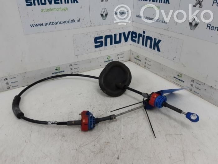 Peugeot 208 I Gear shift cable linkage 