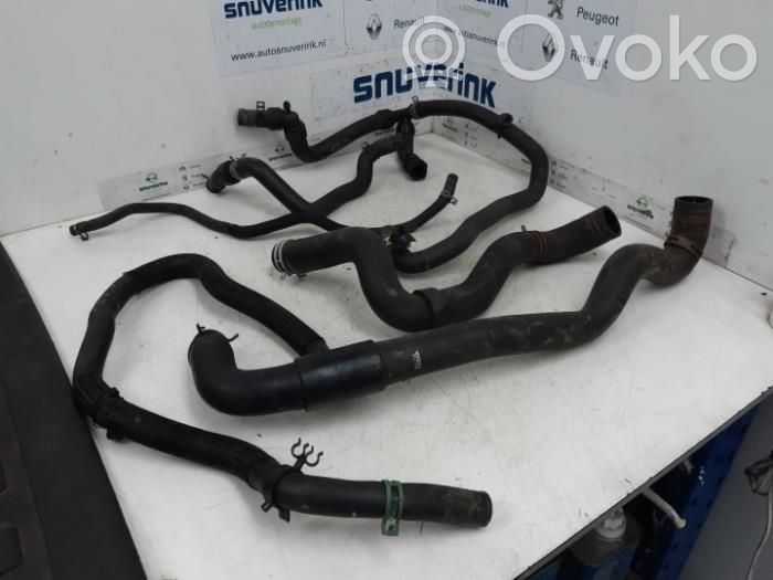 Renault Clio IV Moottorin vesijäähdytyksen putki/letku 