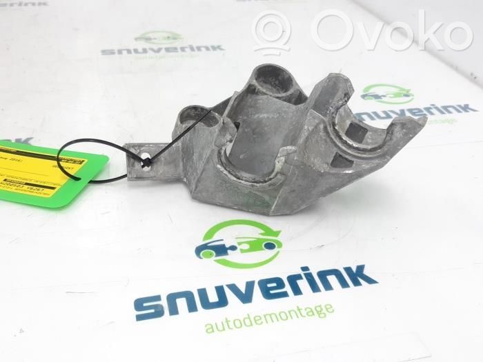 Opel Corsa E Kita variklio skyriaus detalė 