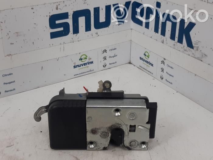 Peugeot 807 Front door lock 
