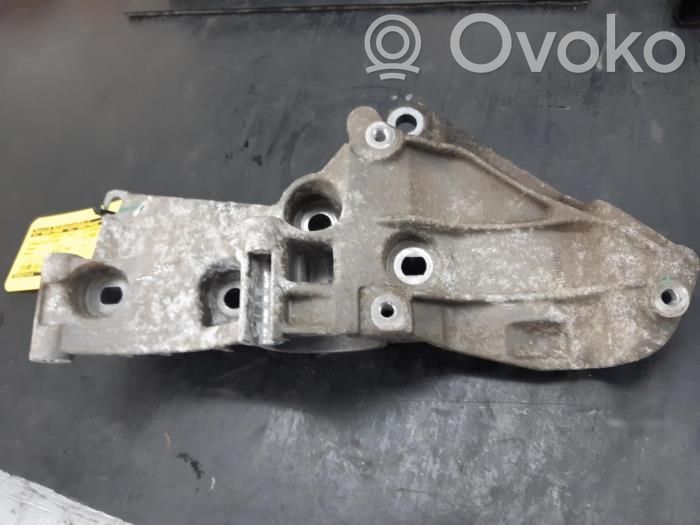 Renault Grand Modus Generator/alternator bracket 