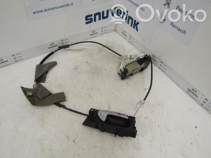 Citroen C4 I Priekšpusē slēdzene 