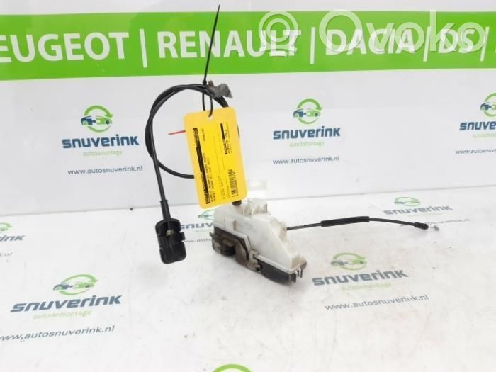 Renault Twingo II Zamek drzwi przednich 