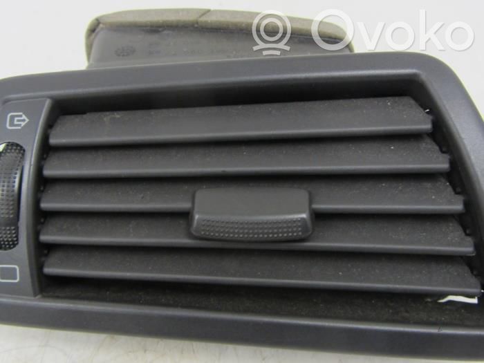 Peugeot 807 Rejilla de ventilación central del panel 