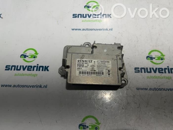 Renault Clio III Airbag control unit/module 
