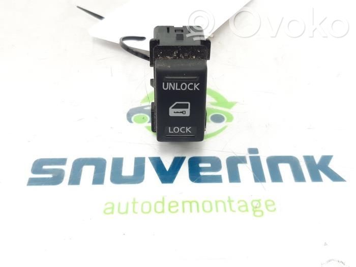 Nissan NV200 Central locking switch button 