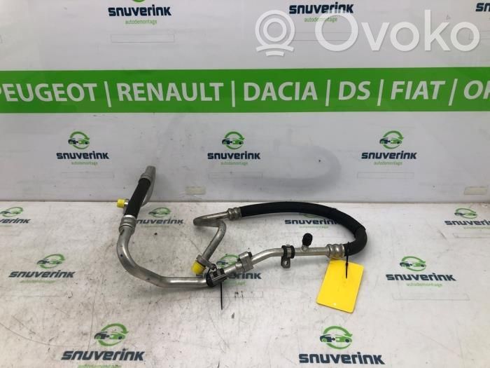 Renault Clio IV Ilmastointilaitteen putki (A/C) 