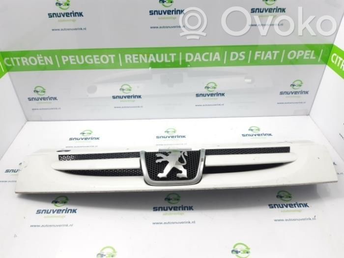 Peugeot Partner Etupuskurin ylempi jäähdytinsäleikkö 