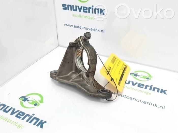 Renault Clio III Alte piese compartiment motor 