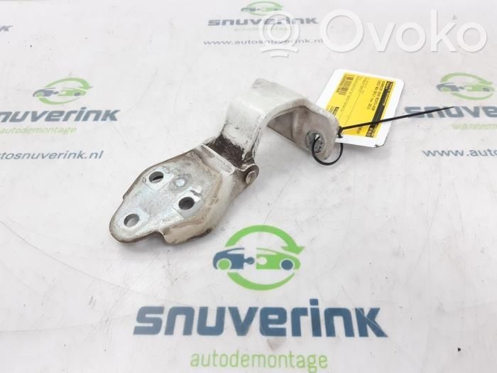 Iveco Daily 5th gen Front door upper hinge 