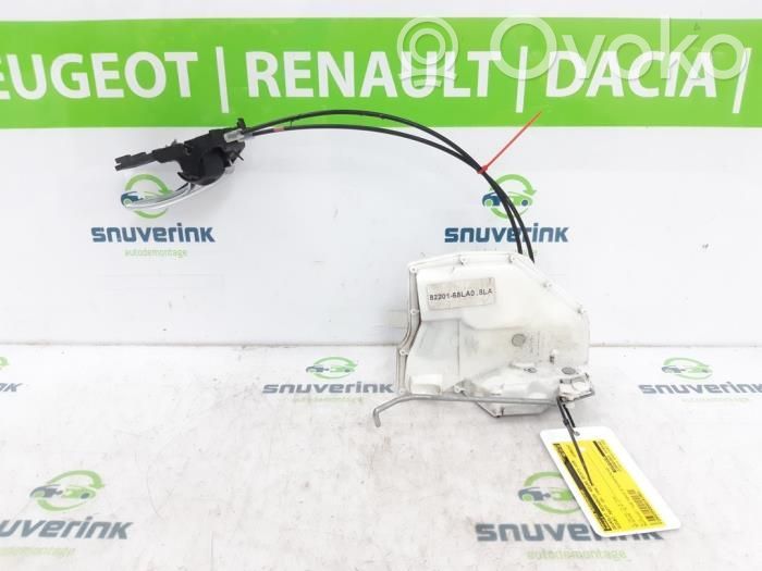 Suzuki Swift II Front door lock 