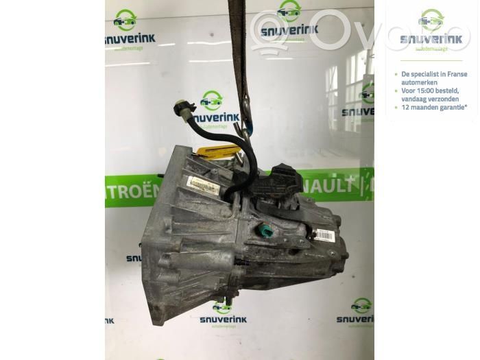 Manualna 5-biegowa skrzynia biegów   7701479319,320101507R,7701479318,7701479321,7701700576,7711497624,8201184362,8201184512