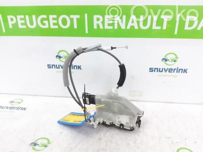 Peugeot 2008 II Aizmugurē slēdzene 
