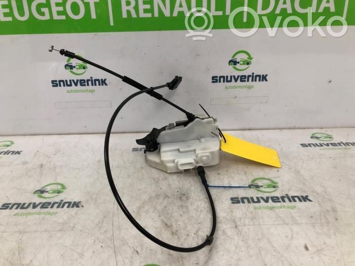 Renault Twingo II Zamek drzwi przednich 