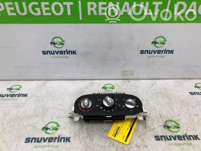 Renault Twingo II Climate control unit 