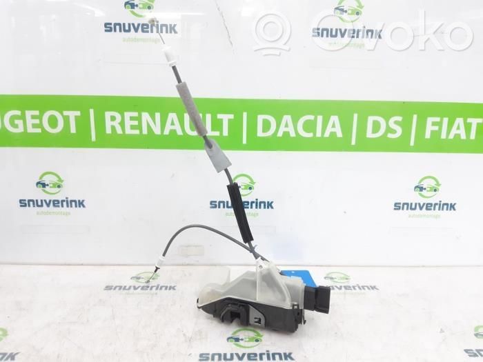 Peugeot 208 II Zamek drzwi przednich 