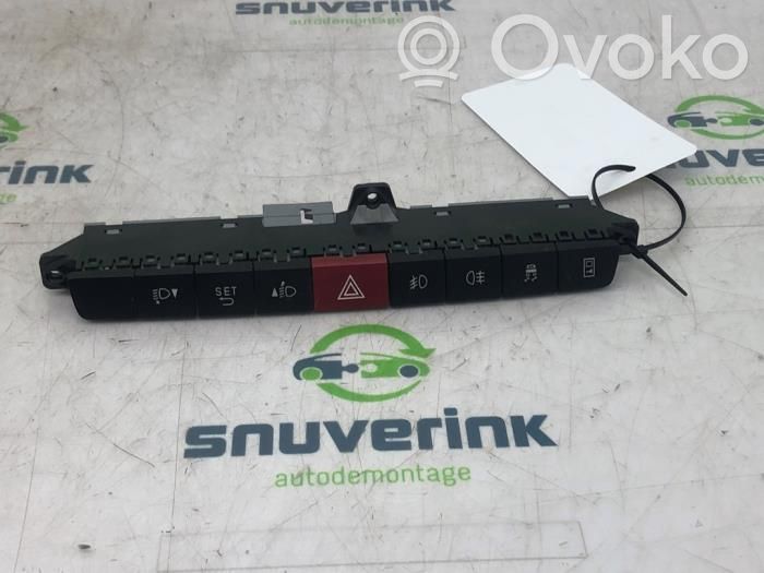 Iveco Daily 5th gen Botón interruptor de luz de peligro 