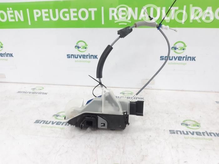 Peugeot 208 II Zamek drzwi przednich 