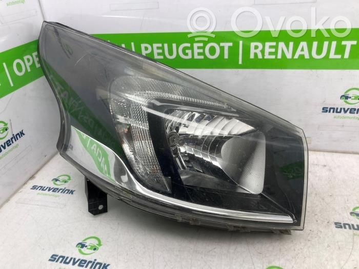 Opel Vivaro Phare frontale 
