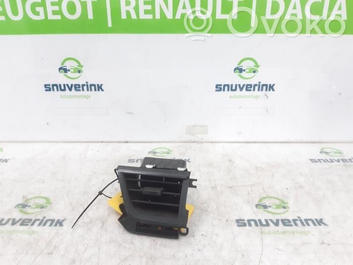 Renault Kangoo III Dysze / Kratki środkowego nawiewu deski rozdzielczej 
