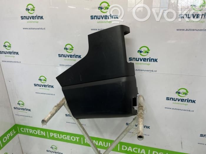 Opel Vivaro Moldura de la esquina del parachoques trasero 