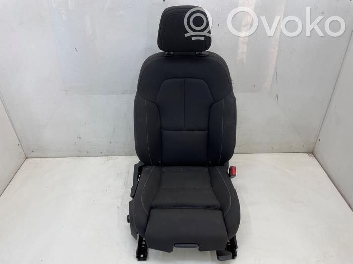 Volvo EX40 Etumatkustajan istuin 
